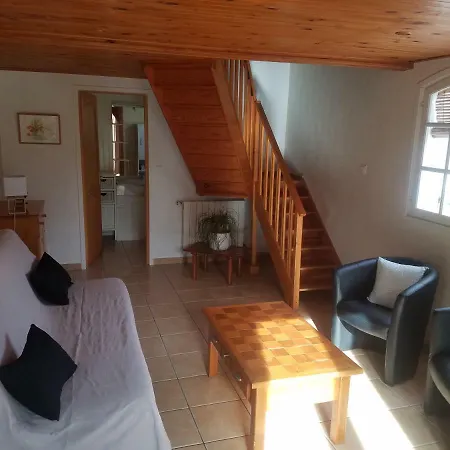Duplex De 70m2 Mitoyen Apartment *